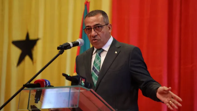 
                    Presidente são-tomense quer Polícia Nacional acima das disputas políticas
                