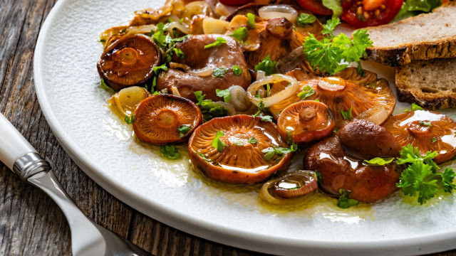 À lagareiro. A receita de cogumelos com sabores apurados e batata a murro