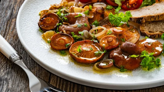 
                    À lagareiro. A receita de cogumelos com sabores apurados e batata a murro
                