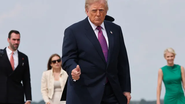 
                    Donald Trump afasta intenção de Vladimir Putin em atacar um país da NATO
                
