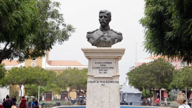 
                    Cabo Verde assina protocolo para reforçar combate ao tráfico de pessoas
                