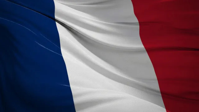 
                    Economia francesa estagna no 2.º trimestre após contração de 0,2%
                