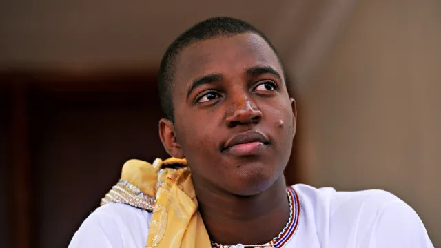 
                    Morreu o rei Rukidi IV do Uganda. Tinha 34 anos e subiu ao trono aos três
                
