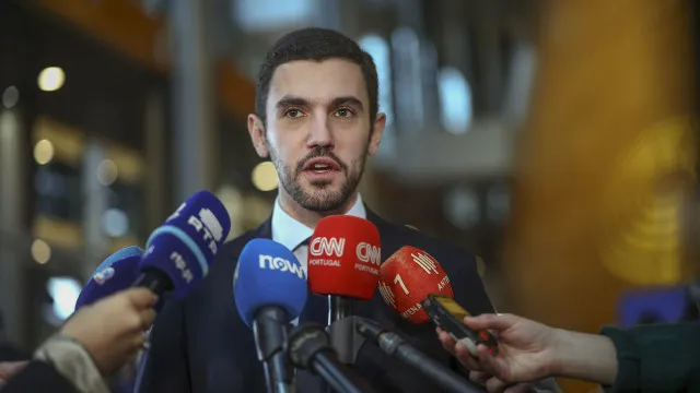 
                    PSD sabe que PS e Chega têm diferenças mas são 