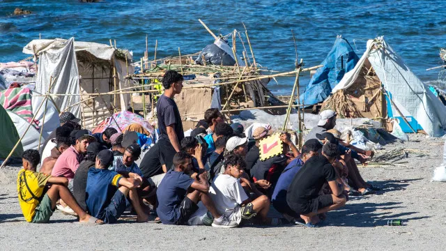 
                    Espanha pede apoio à UE para triagem dos migrantes que permanecem em Ceuta
                