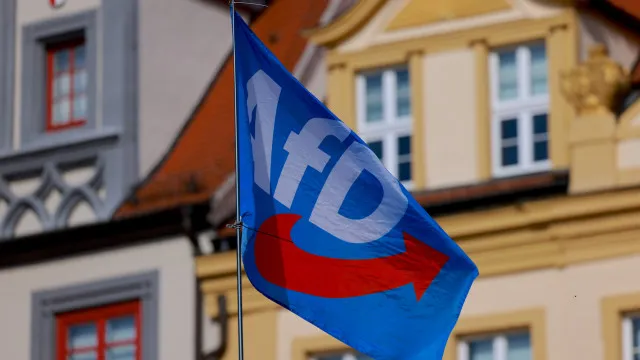 
                    Ministro pede proibição do partido de extrema-direita AfD no leste da Alemanha
                