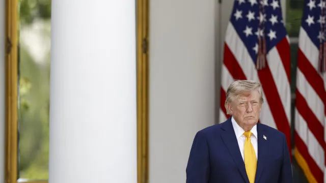 
                    Stormy Daniels: Trump volta a falhar tentativa de anular condenação
                