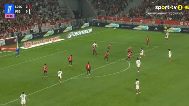 
                    Mais uma maravilha de Vitinha. Golaço ajudou a evitar descalabro do PSG
                