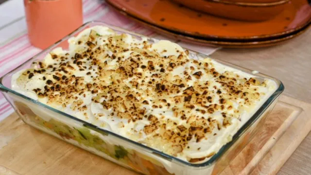 
                    Mil folhas requintado. Anote esta receita (de atum) do chef Hélio
                