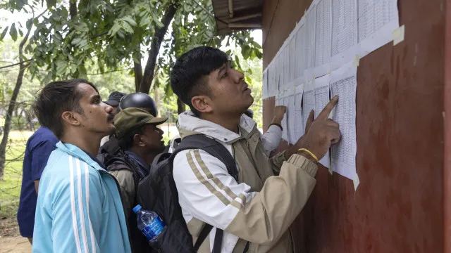 
                    Sobe para 633 o número de vítimas mortais de enxurrada no Nepal e Tibete
                