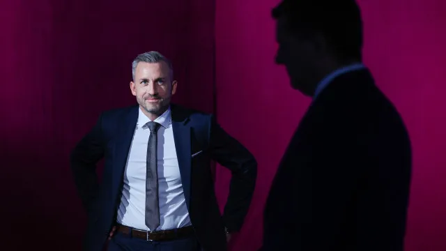 
                    Ulrich Siegmund, de vendedor de fragrâncias a possível líder na Alemanha
                