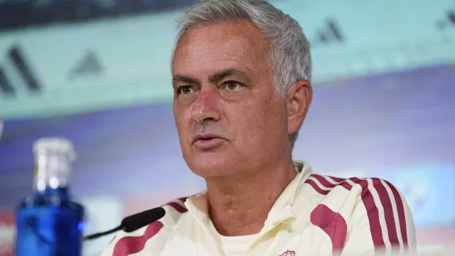 
                    Mourinho 'chama' Bola de Ouro para Mbappé: 