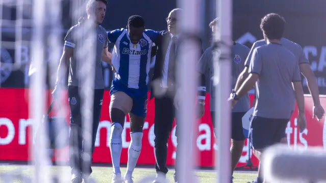 
                    FC Porto revela lesão de Zaidu contraída frente ao Académico de Viseu
                