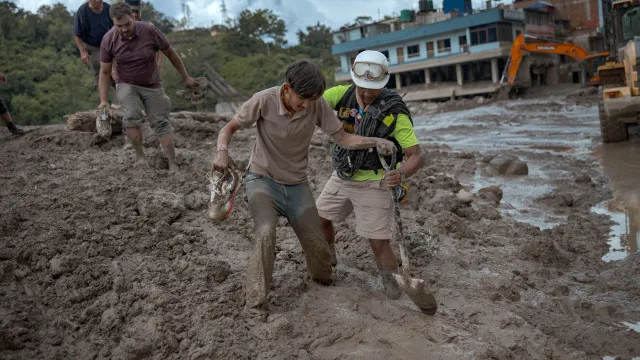 
                    Nepal: EUA anunciam mais 3,1 milhões em ajuda humanitária
                