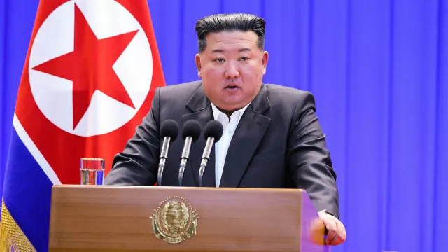 
                    Kim Jong-un destitui ministro da Defesa e remodela cúpula militar
                