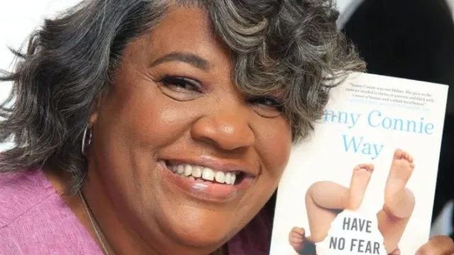 
                    Conheça a ama dos filhos dos famosos de Hollywood. Fama nunca a fascinou
                