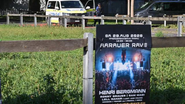 
                    Vídeo, idades, vítimas: O que se sabe do tiroteio em rave na Suíça?
                