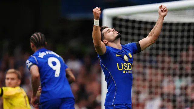 
                    Jogo louco em Stamford Bridge. Pedro Neto marca e Chelsea vence
                