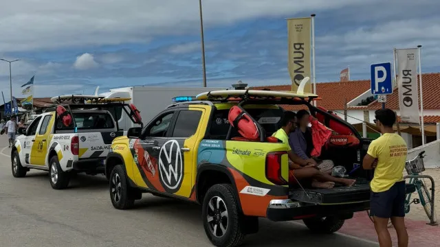 
                    Francesa atingida com prancha em aula de surf no Baleal acaba em hospital
                