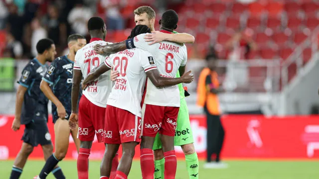 
                    Monaco bate Marseille e é líder isolado da Ligue 1
                
