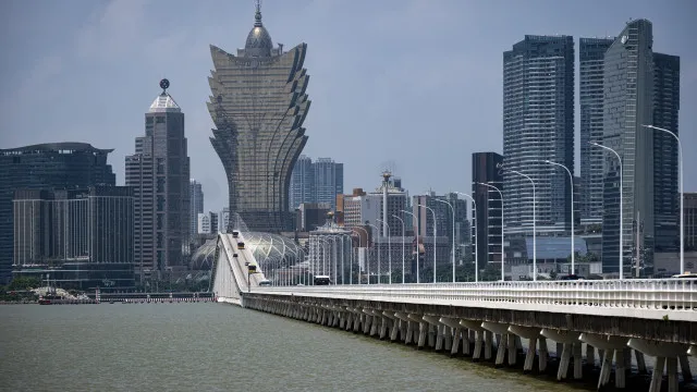 
                    Fundo para diversificar economia de Macau pode investir em empresas estrangeiras
                