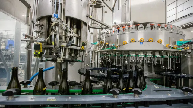 
                    Produção de cerveja na UE recua em 2025 para 34,4 mil milhões de litros
                