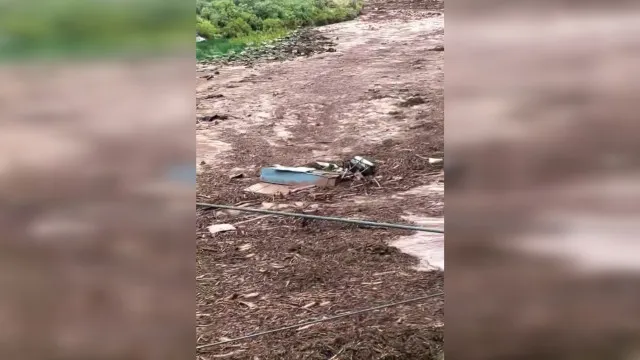 
                    Pelo menos um morto e 15 desaparecidos em cheia repentina do Grand Canyon
                