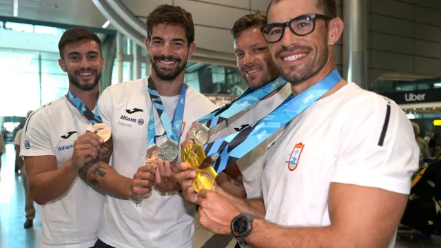 
                    Fernando Pimenta soma dupla coroa mundial e já pensa em Los Angeles2028
                