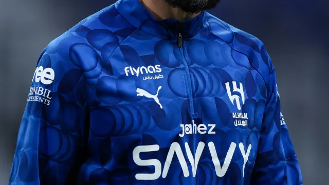 
                    Oficial: Benzema rescinde com Al Hilal ao fim de meio ano
                