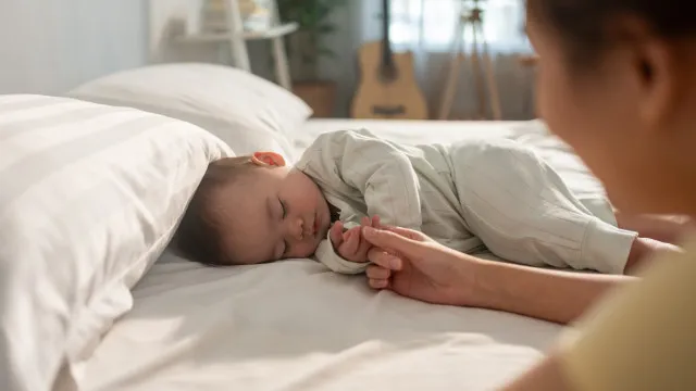 
                    Pediatra revela: 5 coisas que os bebés não precisam (mas os pais compram)
                