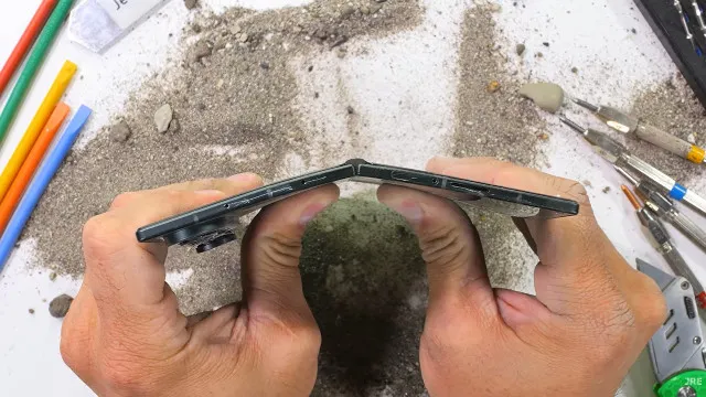 
                    Galaxy Z Fold8 Ultra chumba em teste de resistência. Veja o vídeo
                