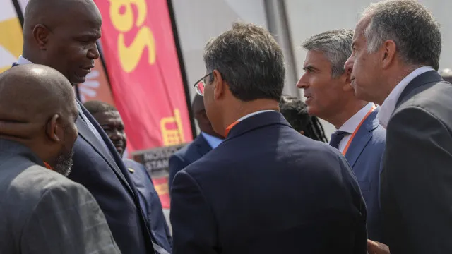 
                    PS promete ser 