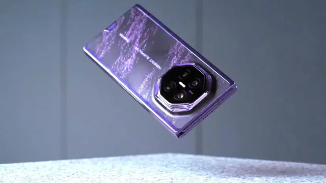 
                    Huawei não consegue parar de revelar detalhes do Mate XT 2
                