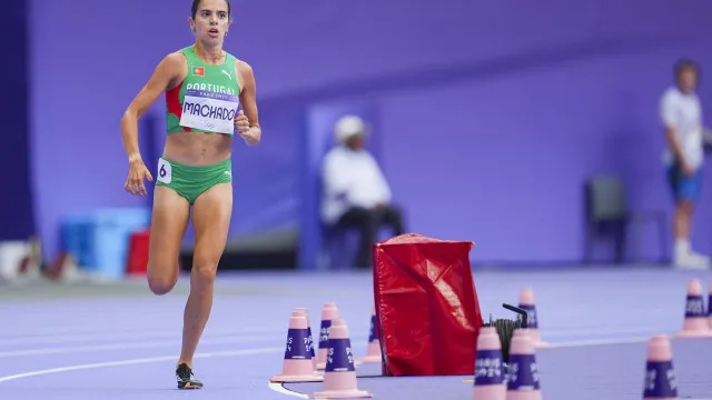 
                    Mariana Machado vence medalha de prata nos 10.000 metros
                