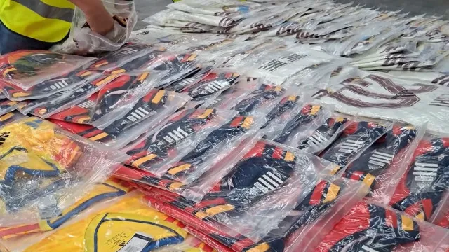 
                    Apreendidas mais de 200 camisolas de futebol contrafeitas em Espanha
                
