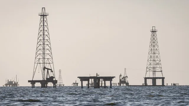 
                    EUA: Empresa terá acesso a 1/5 do petróleo da Venezuela durante 100 anos
                