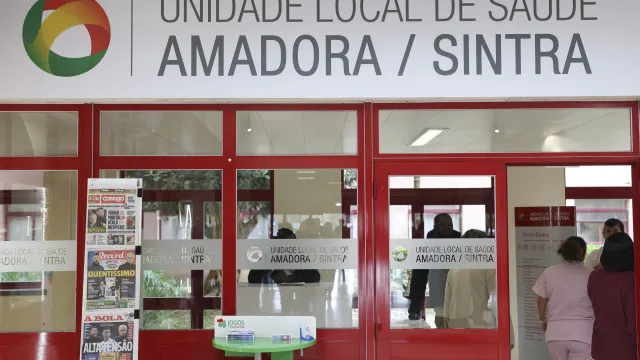 
                    Ministra admite 