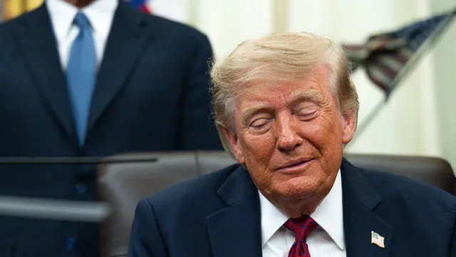 
                    Trump ameaça Teerão com ataques 