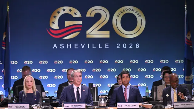
                    Ministros das Finanças do G20 defendem navegação segura em Ormuz
                