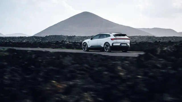
                    Polestar 4 
