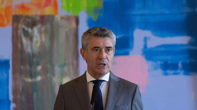 
                    Carneiro diz que não será pelo PS que haverá 