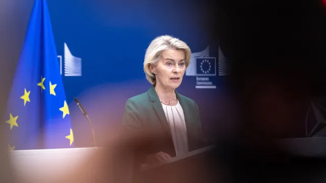 
                    Von der Leyen acusa Rússia de 