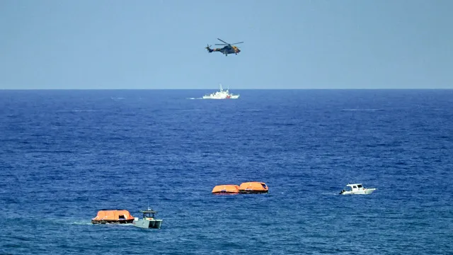 
                    Turquia disse que tripulantes de navio naufragado não foram detetados
                