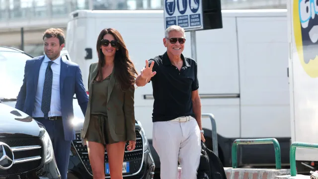 “De pijama e blazer”. Look de Amal Clooney em Veneza criticado