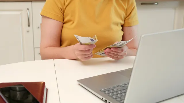 
                    Estudantes deslocados podem deduzir as rendas no IRS. Explicamos
                