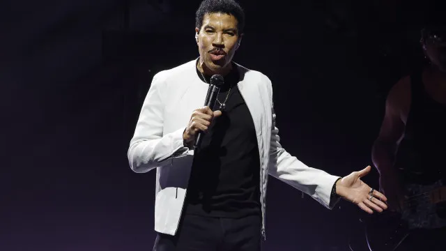 
                    Atualização sobre o estado de saúde de Lionel Richie 
                