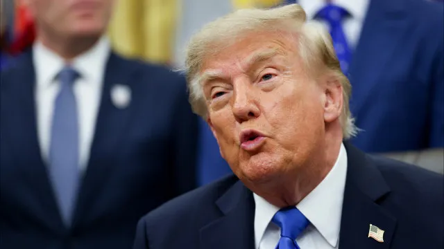 
                    Trump diz que é quase 