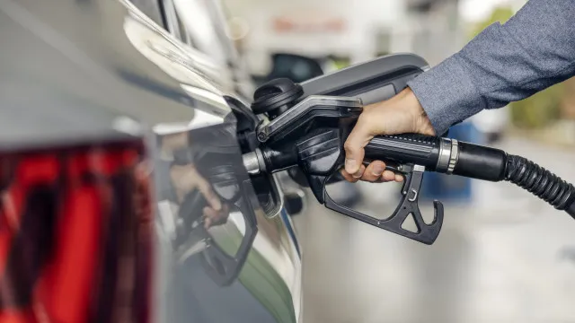 
                    Governo quer taxa de 33% sobre lucros extraordinários das petrolíferas
                