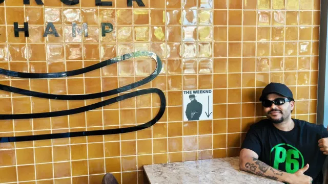 
                    The Weeknd já chegou e comeu 