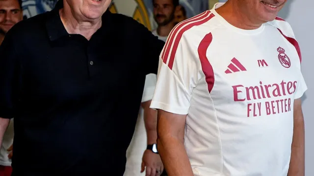 
                    Mourinho e Real Madrid recebem visita especial antes do treino
                